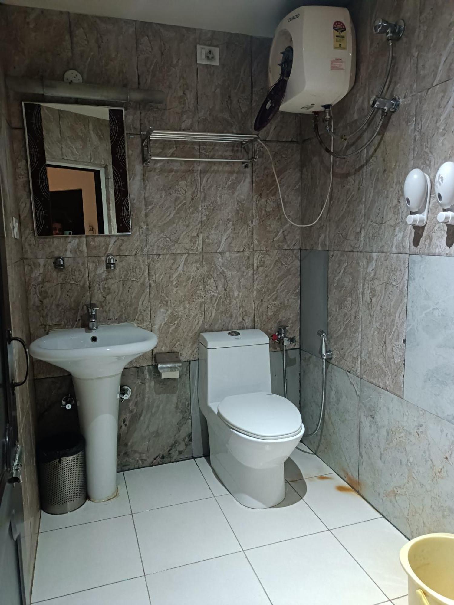 Hotel Serene Shillong Extérieur photo
